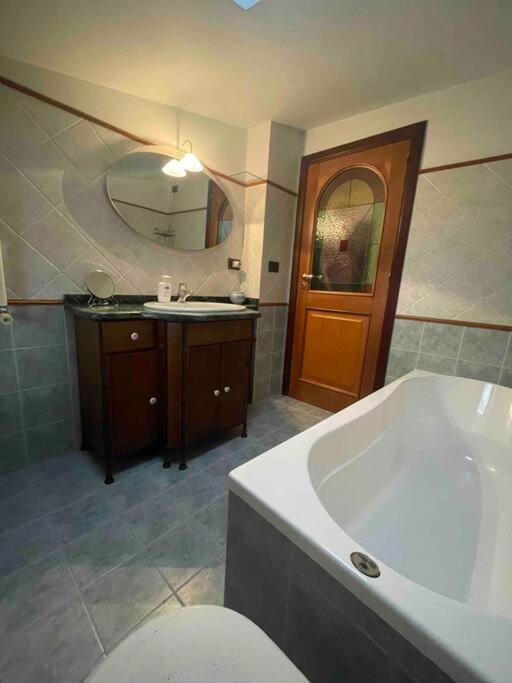 卡斯特布奥诺La Casa Nel Cortile公寓 外观 照片
